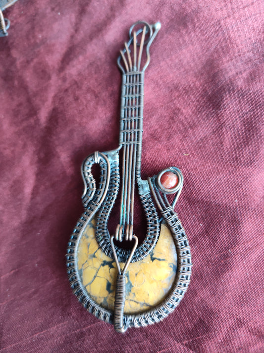 Guitar pendant 1